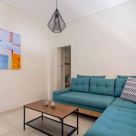 Cozy Flat With 1 Bedroom Next To Metro Station Атина Екстериор снимка