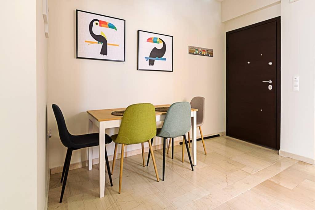 Cozy Flat With 1 Bedroom Next To Metro Station Атина Екстериор снимка