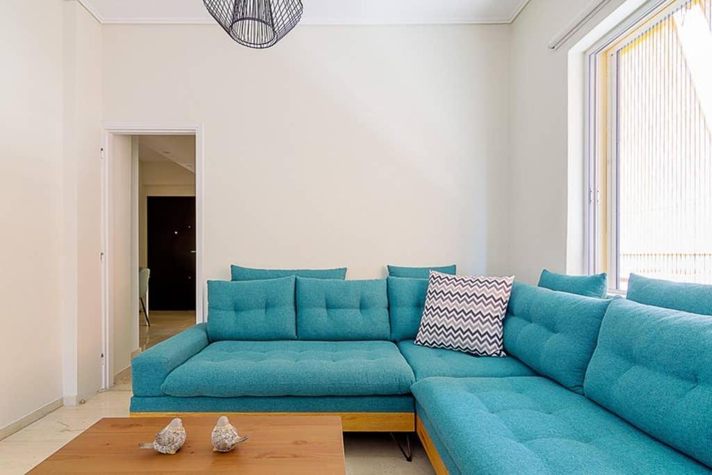 Cozy Flat With 1 Bedroom Next To Metro Station Атина Екстериор снимка